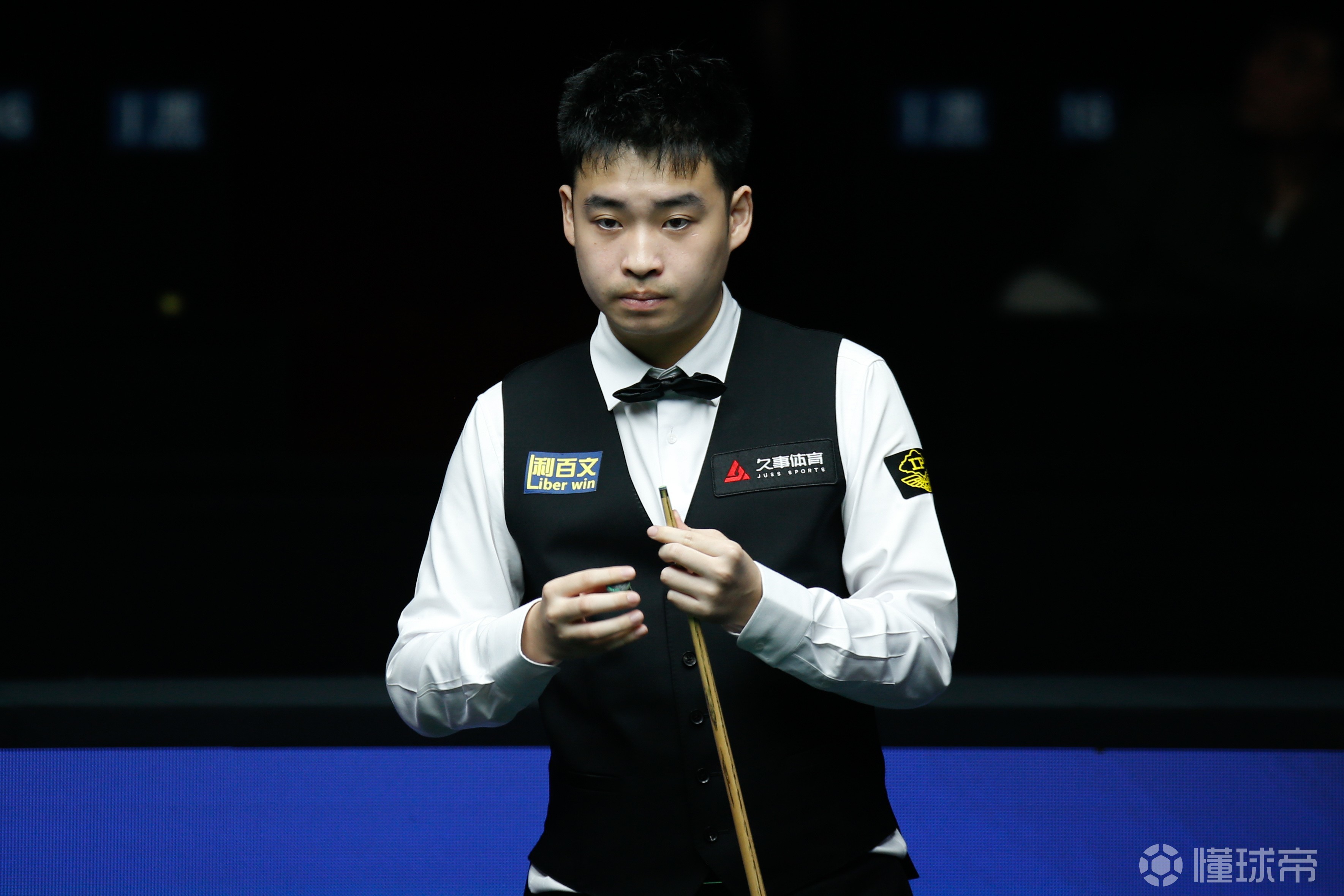 其中8次射 其中8次射