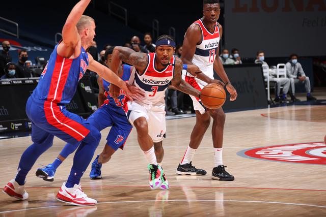 也透露出他 也透露出他