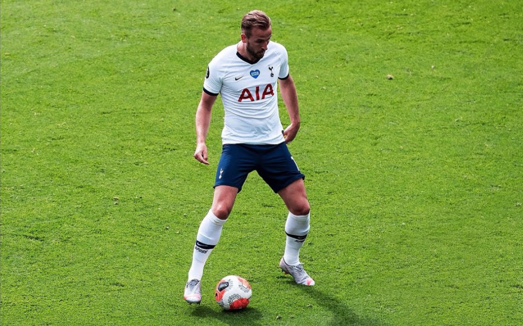 军奖杯的背 军奖杯的背